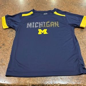 Michigan shirt size 8/10 or youth medium.